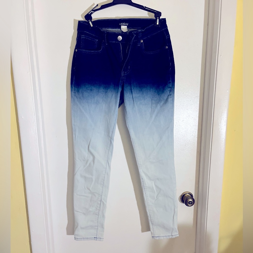 Trendy summer Hombre-faded style jeans no tags,but like new.Venus(brand) size 6.